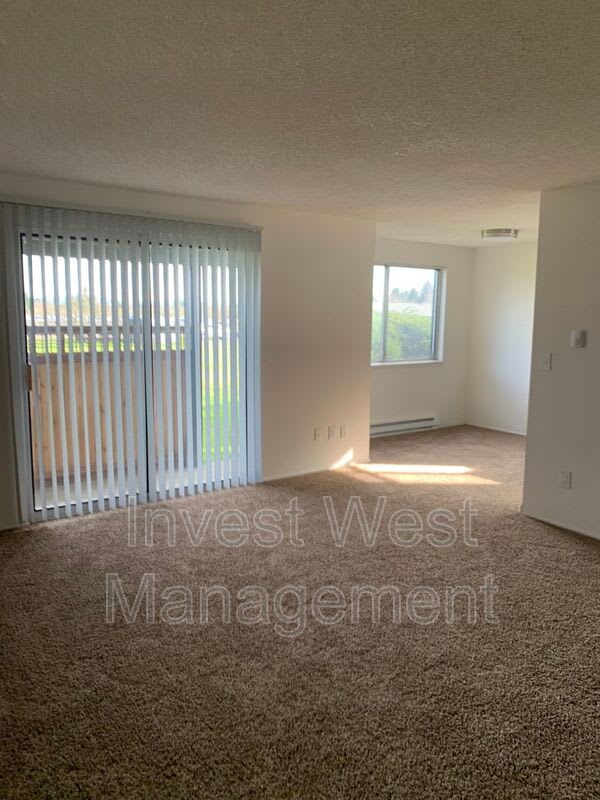 319 Ne 104 Avenue – photo 3