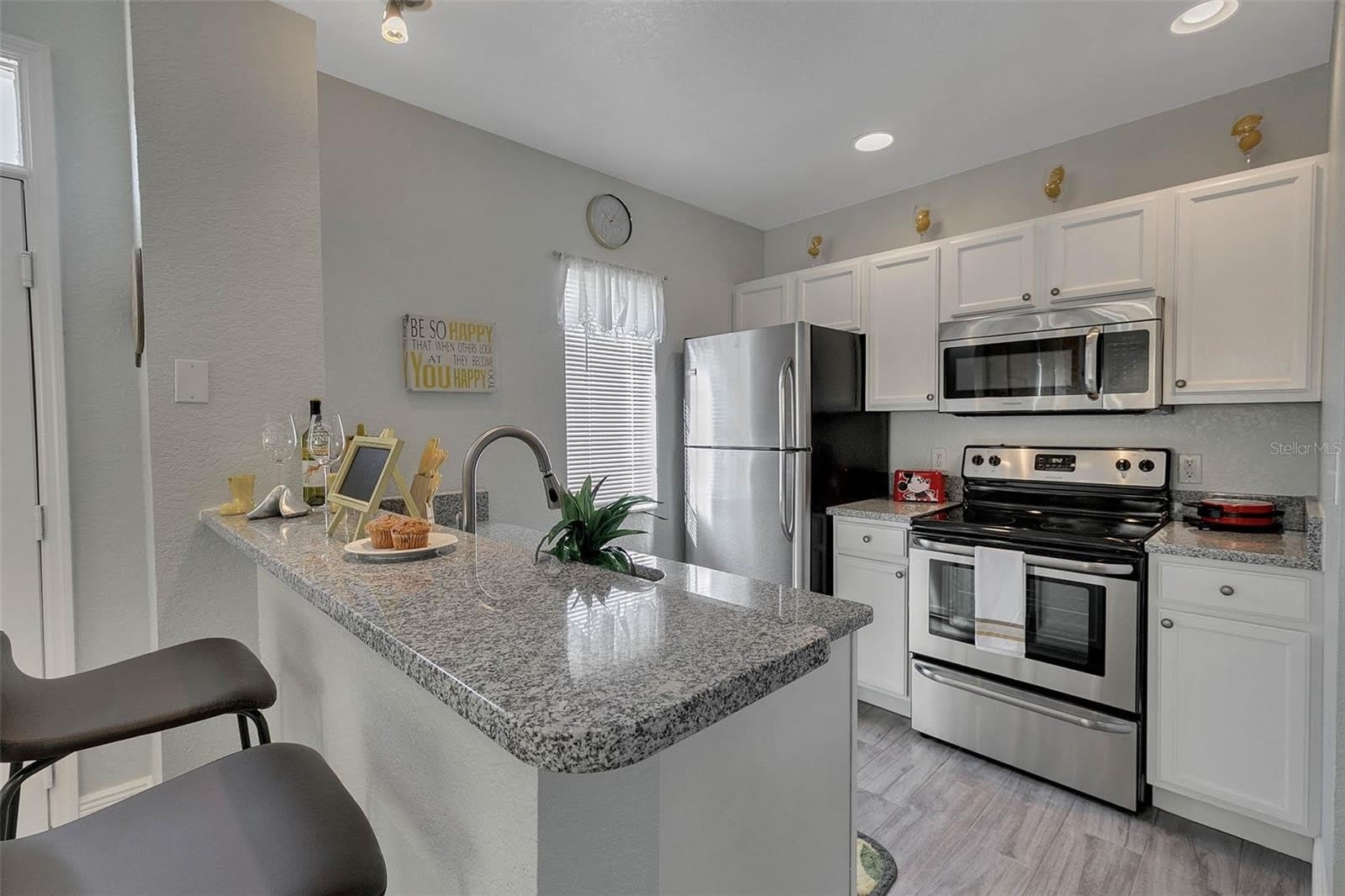 4561 YELLOWGOLD Road E – photo 2