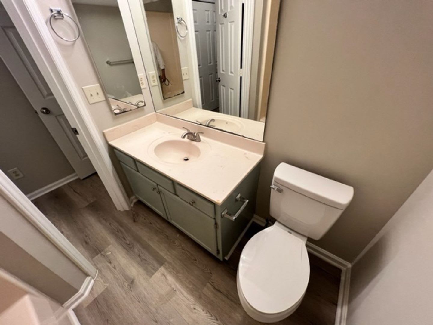 Room in 3 Bedroom Home at Lex Dr – photo 3