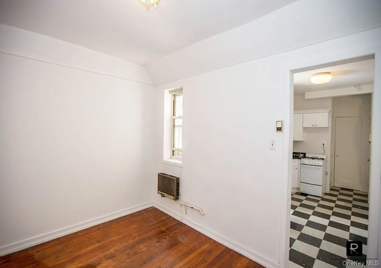 232 E 26th Street – photo 2