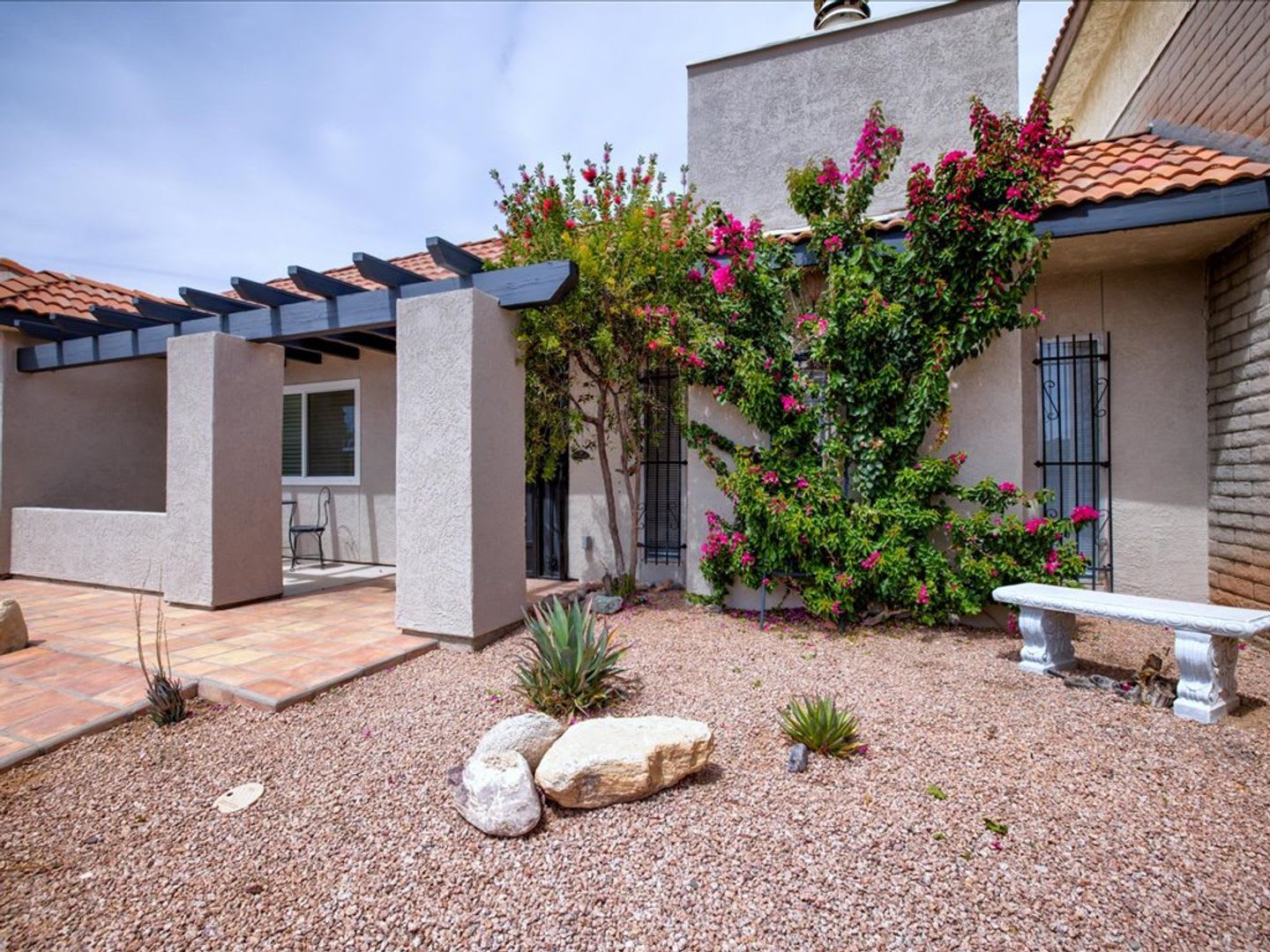 Scenic Living at Dorado Golf Course; 3 Bedroom 2 Bathroom – photo 4