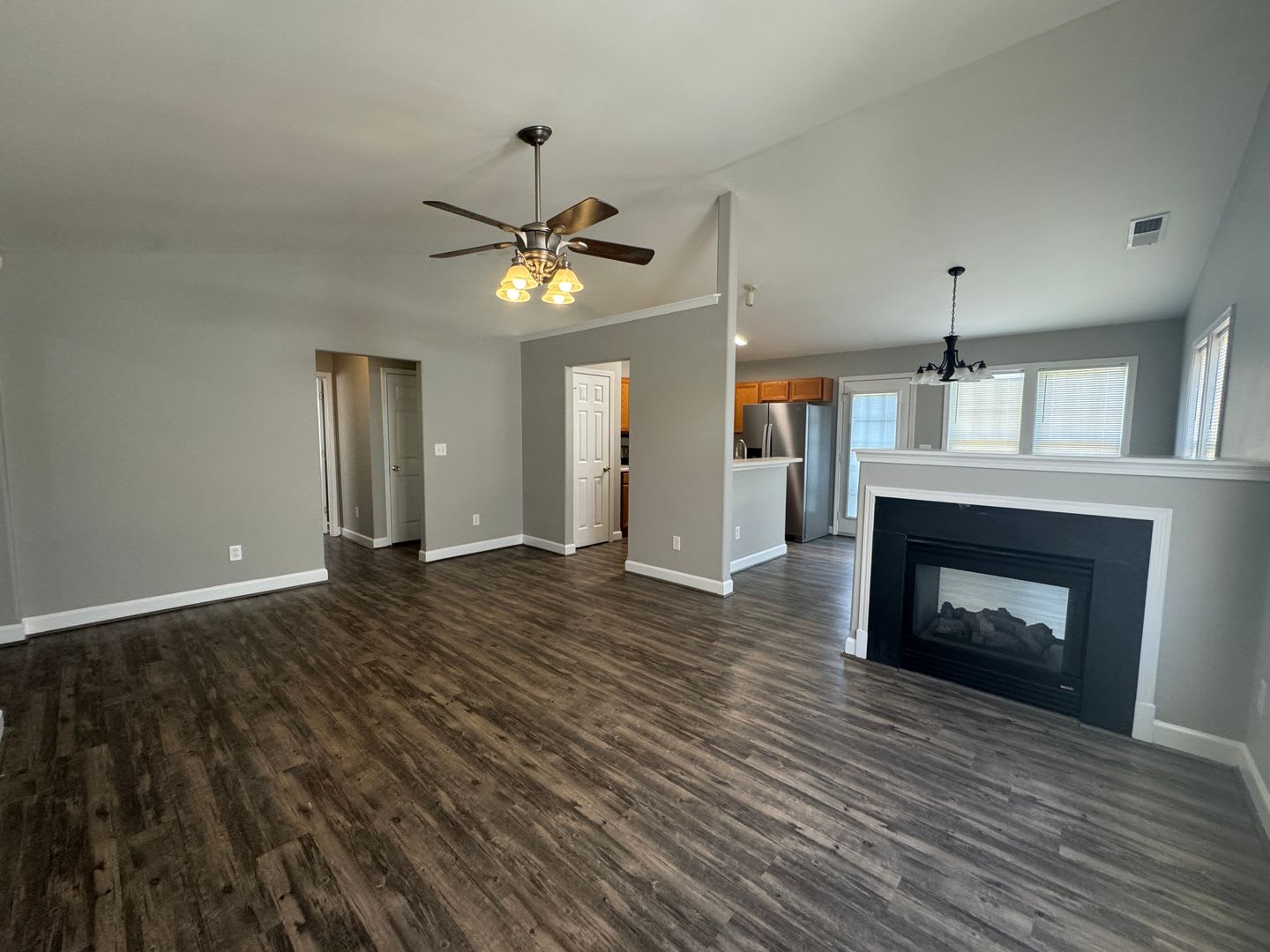 MOVE-IN READY! – photo 2