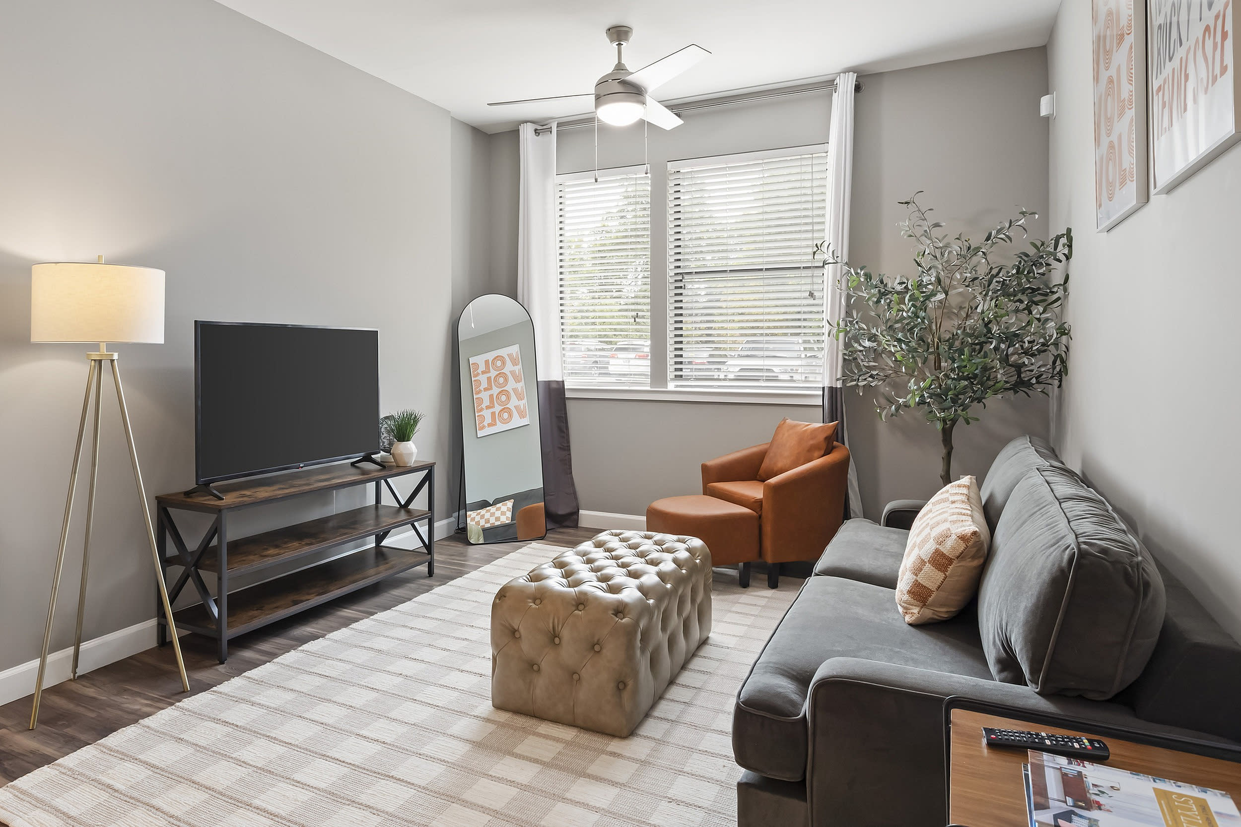 303 Flats – photo 4