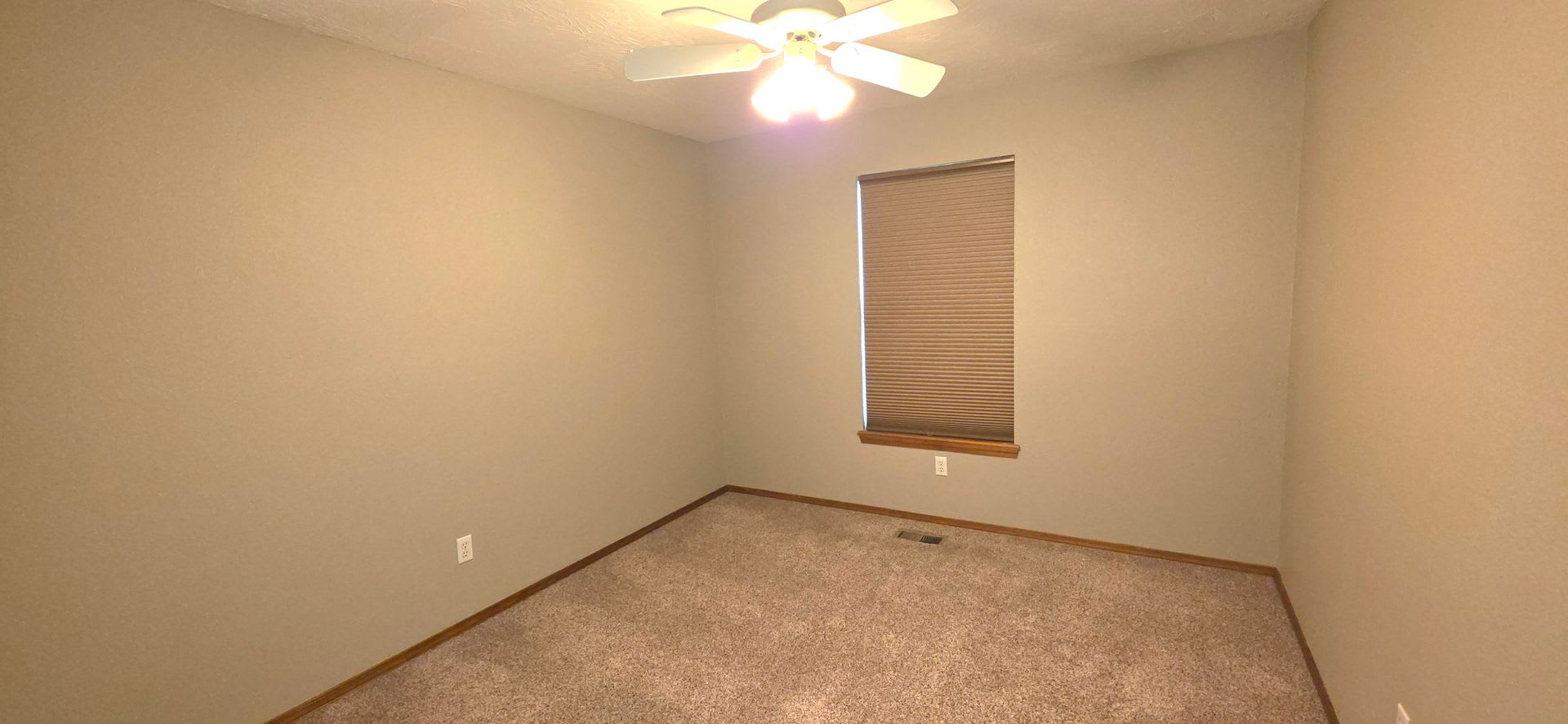 Strafford 3 Bedroom 2 Bath Beauty! $1550 – photo 4
