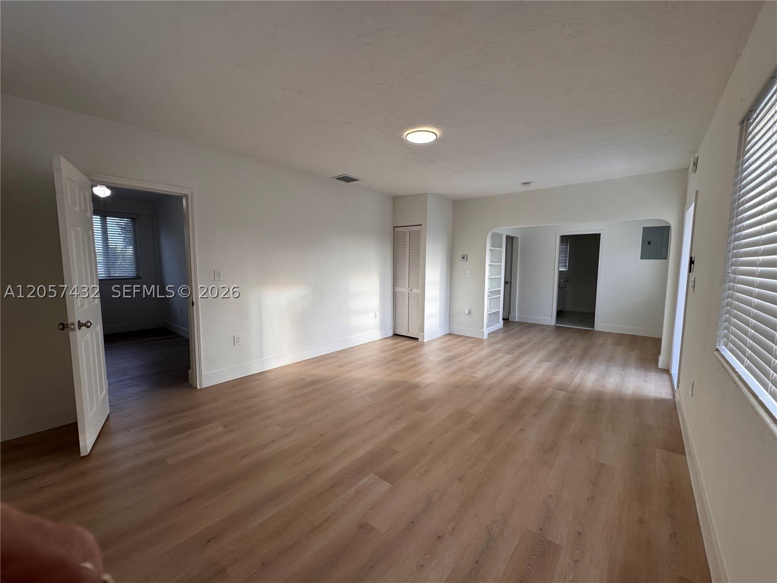 131 NW 32nd Ct – photo 2