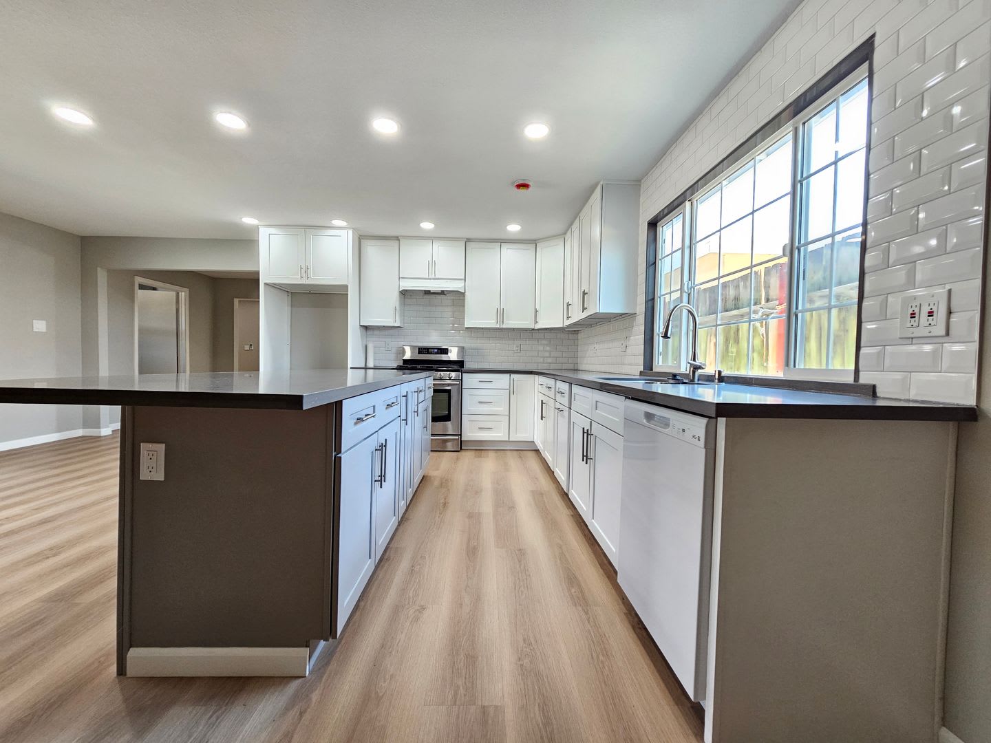 Remodeled Home for Rent – Fresh, Modern, and Move-In Ready – photo 3