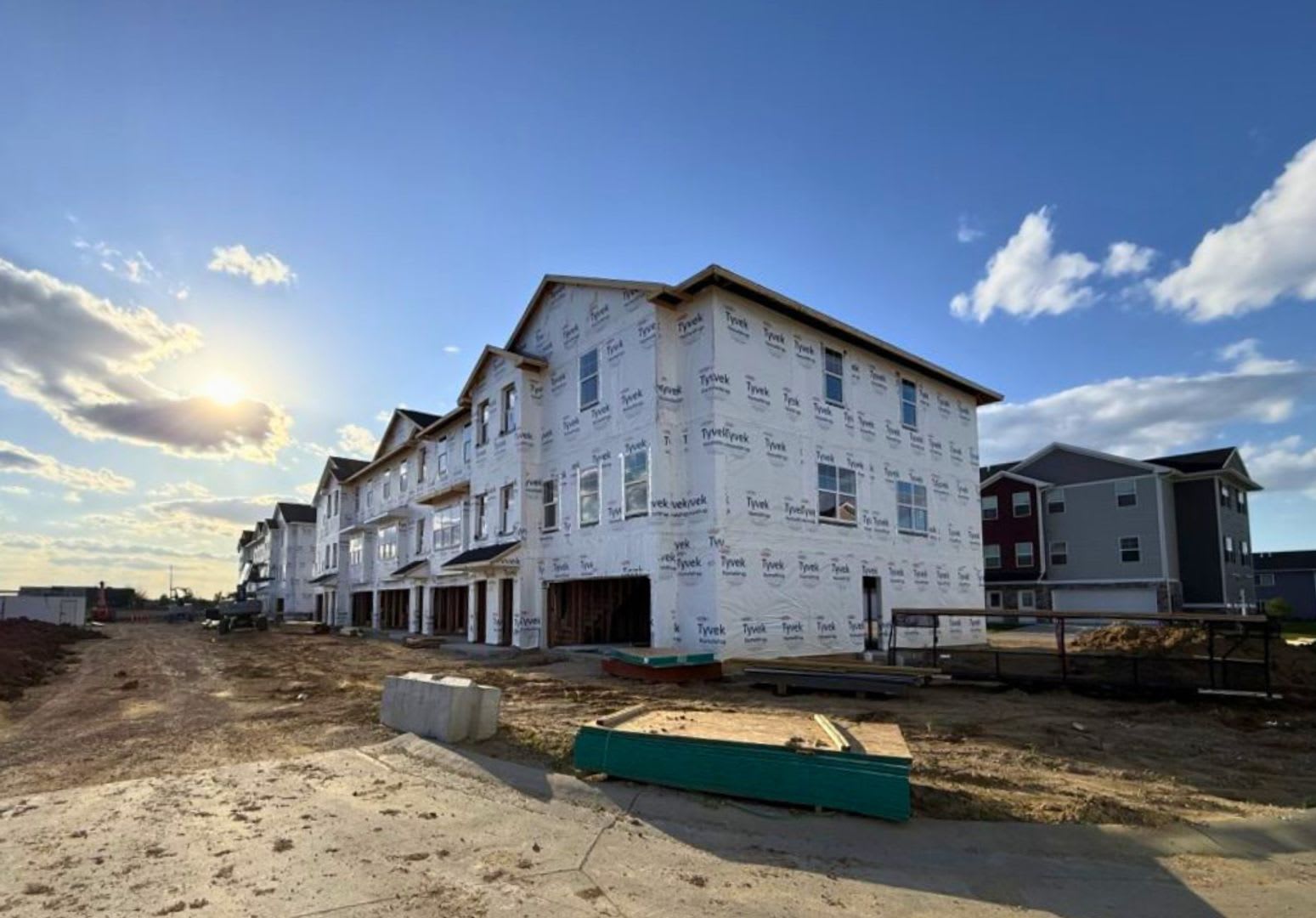 Brand New 2 Bedroom Townhome Attached 2 Stall Garage Big Ben Townhomes Cedar Rapids – photo 2