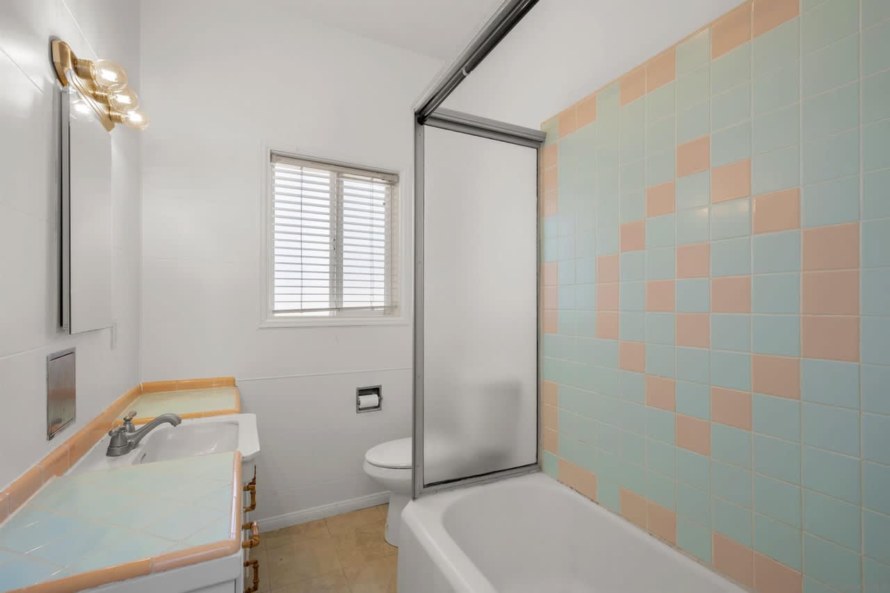 1428 Upas Street – photo 3