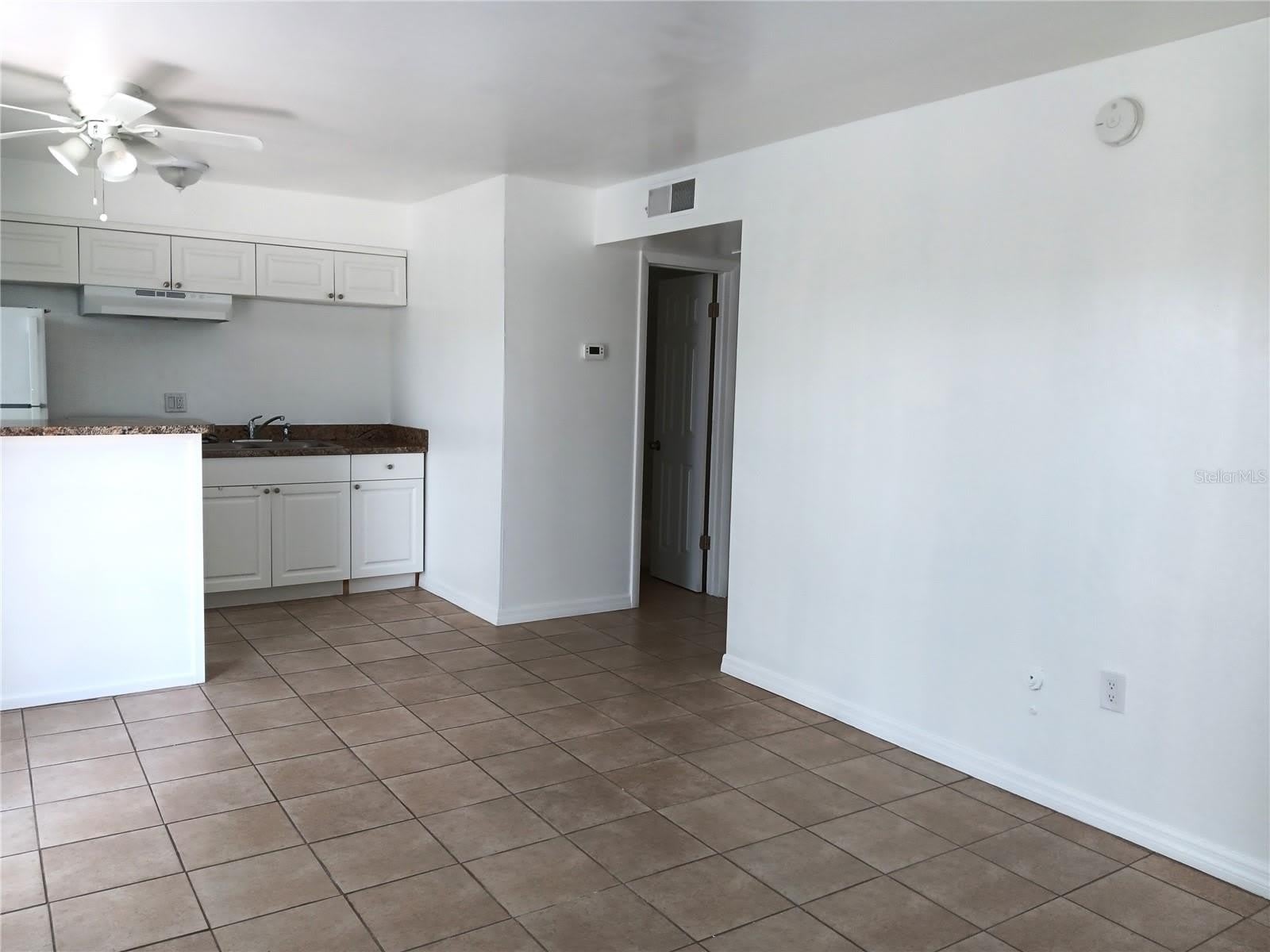 885 BELTREES Street – photo 2