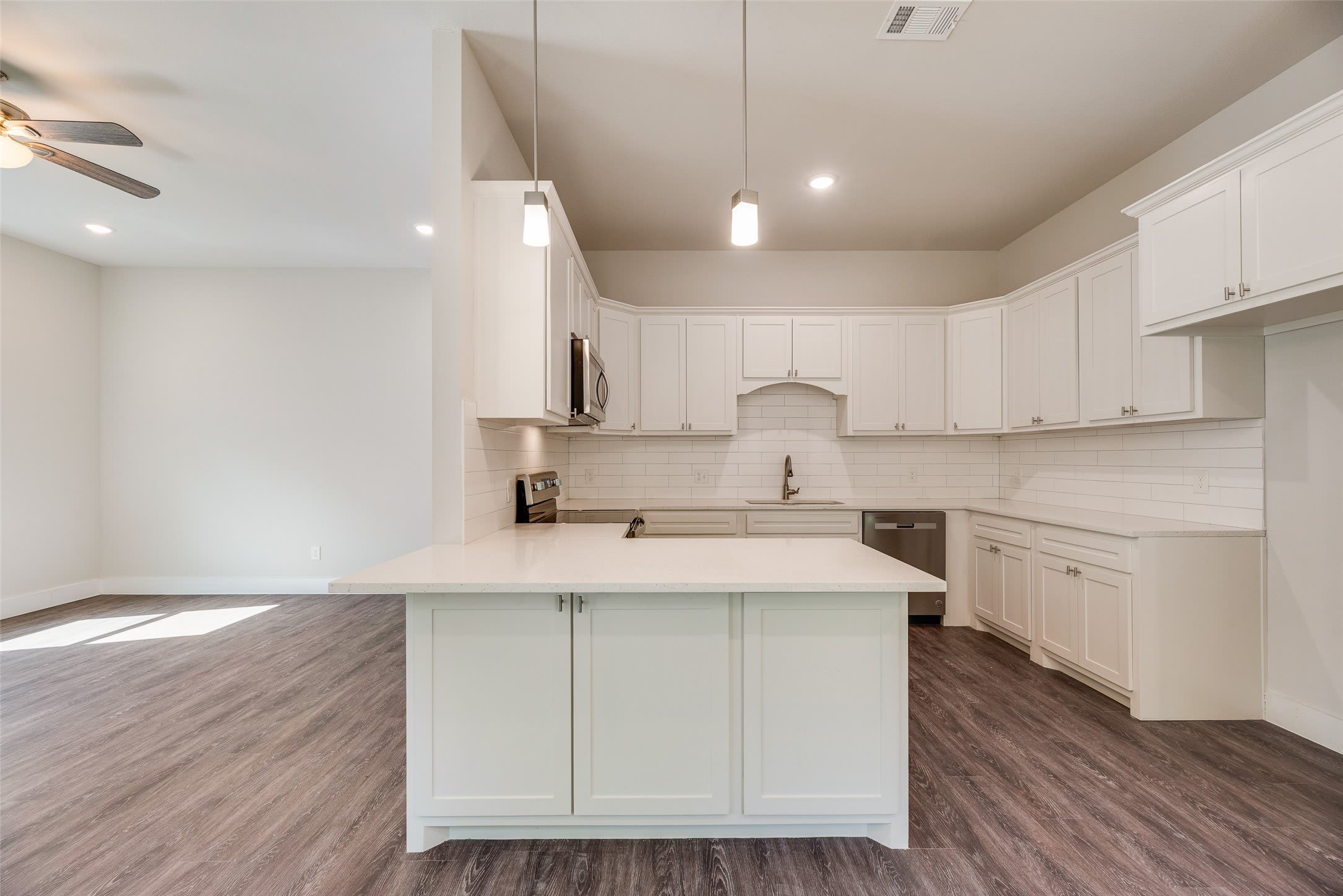 1115 W Johnson Street – photo 2