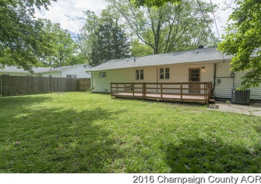 3 bedroom with hardwood floors – photo 2
