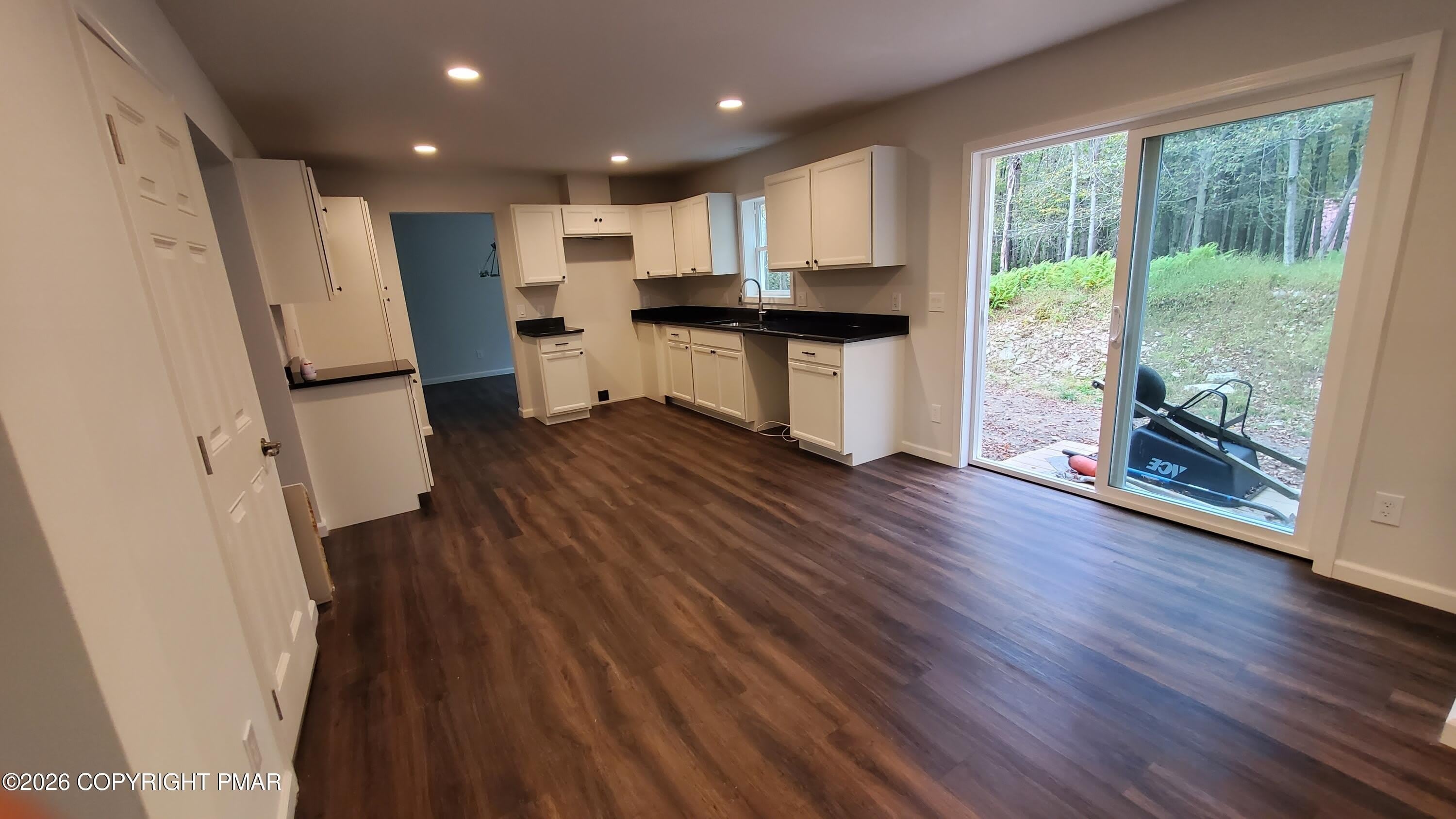 133 Mountain Dr – photo 5
