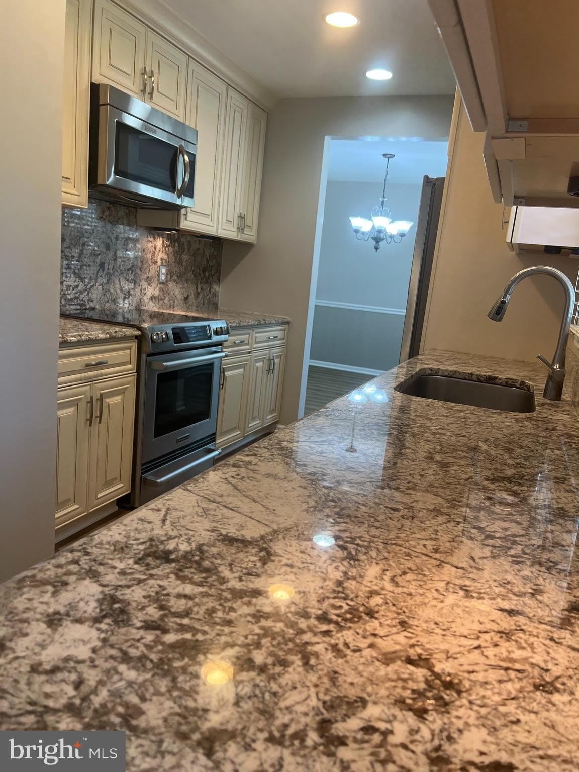 6531 PALISADES Drive – photo 4
