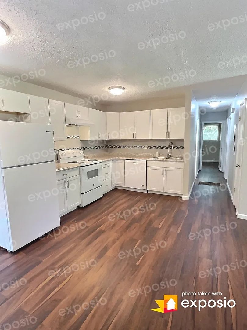 Room in 3 Bedroom Home at Jeb Stuart Dr – photo 3