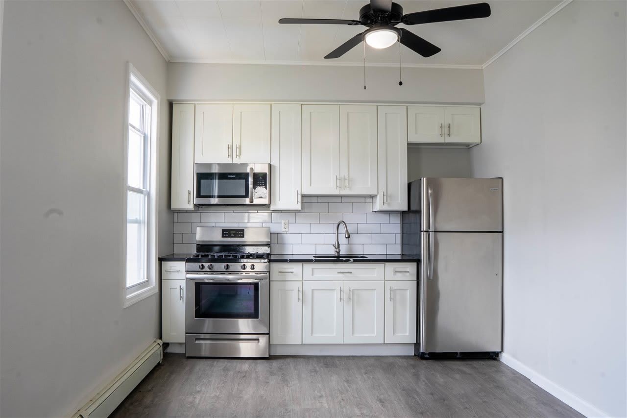 426 13TH ST – photo 1