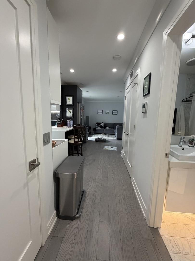 2145 West Fletcher St. – photo 4