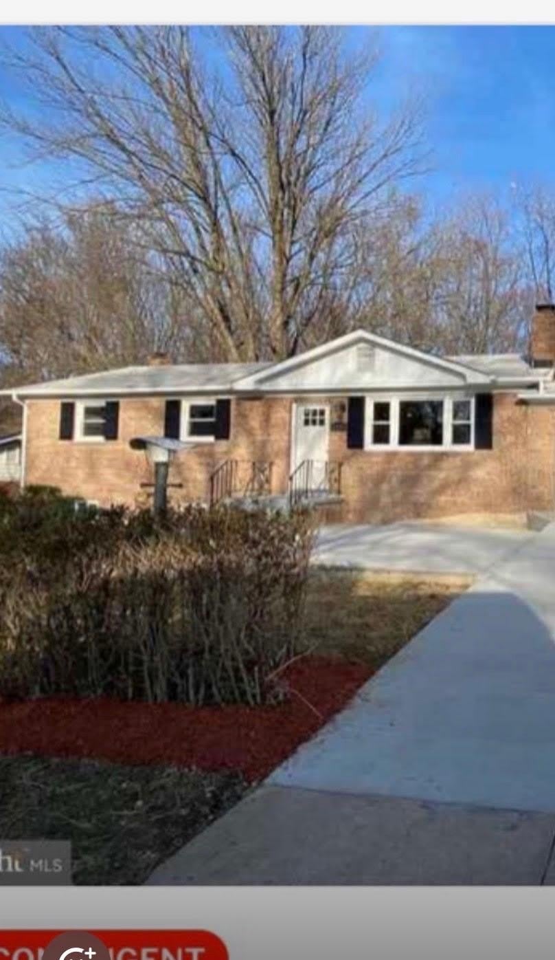 8206 STEVE Drive – photo 1
