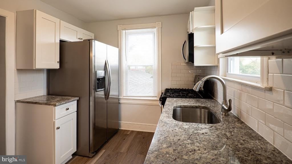 241 Victoria Street – photo 4