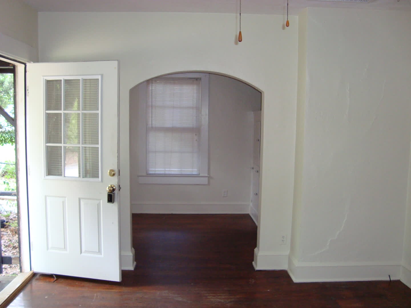 Adorable Downtown Apartment – photo 2
