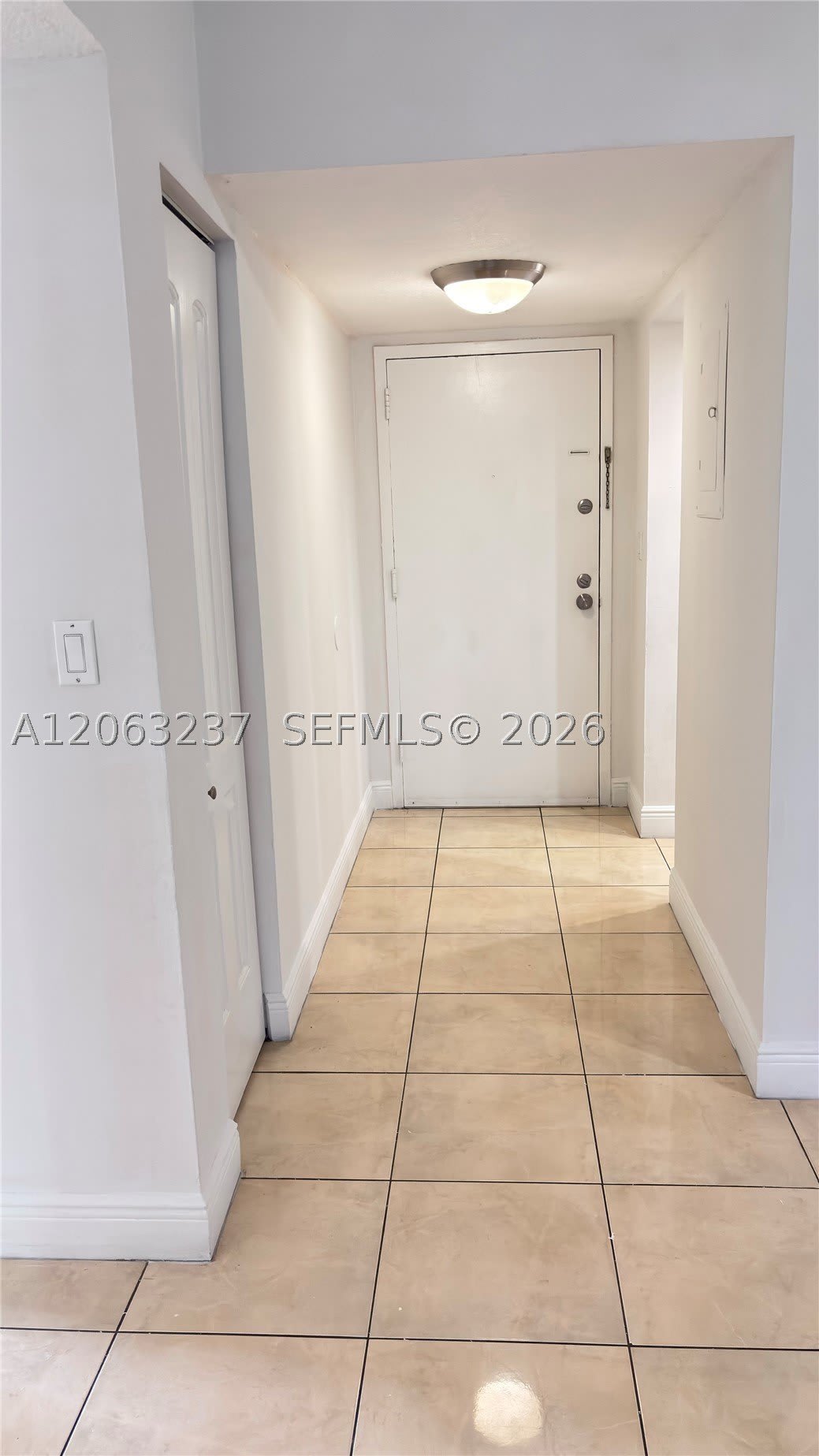 10421 N Kendall Dr – photo 2