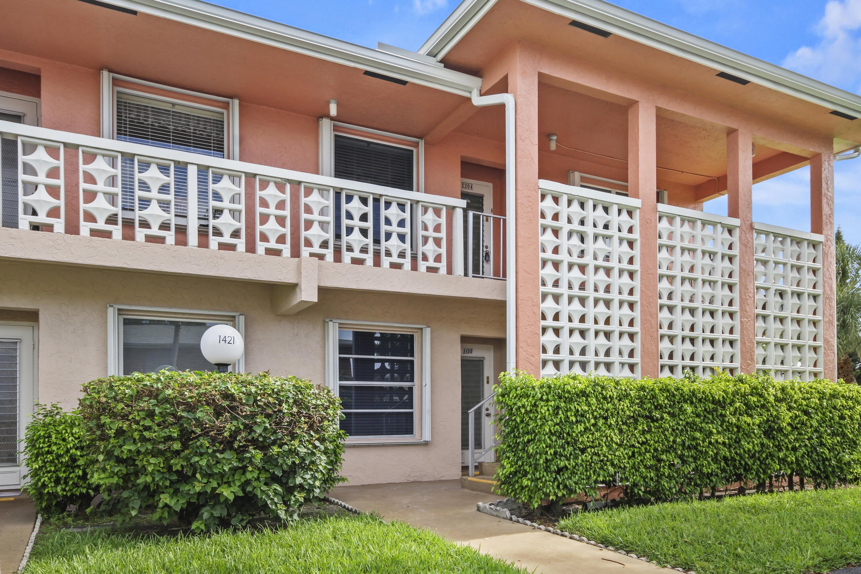 1421 NW 20th Avenue – photo 1