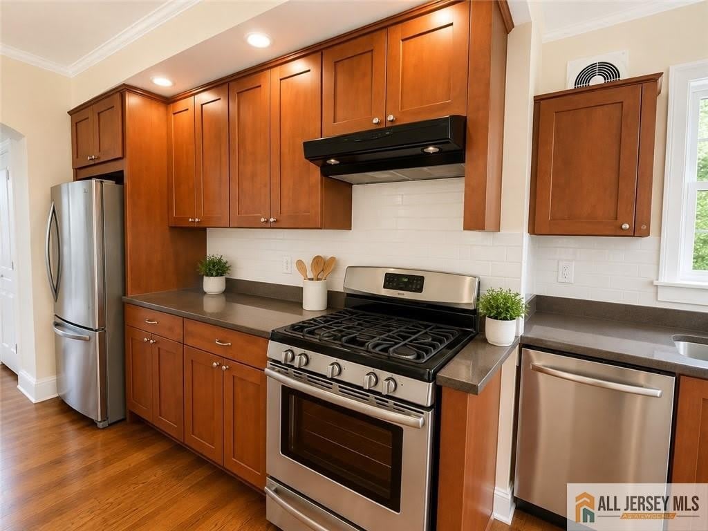 161 Nichol Avenue – photo 4