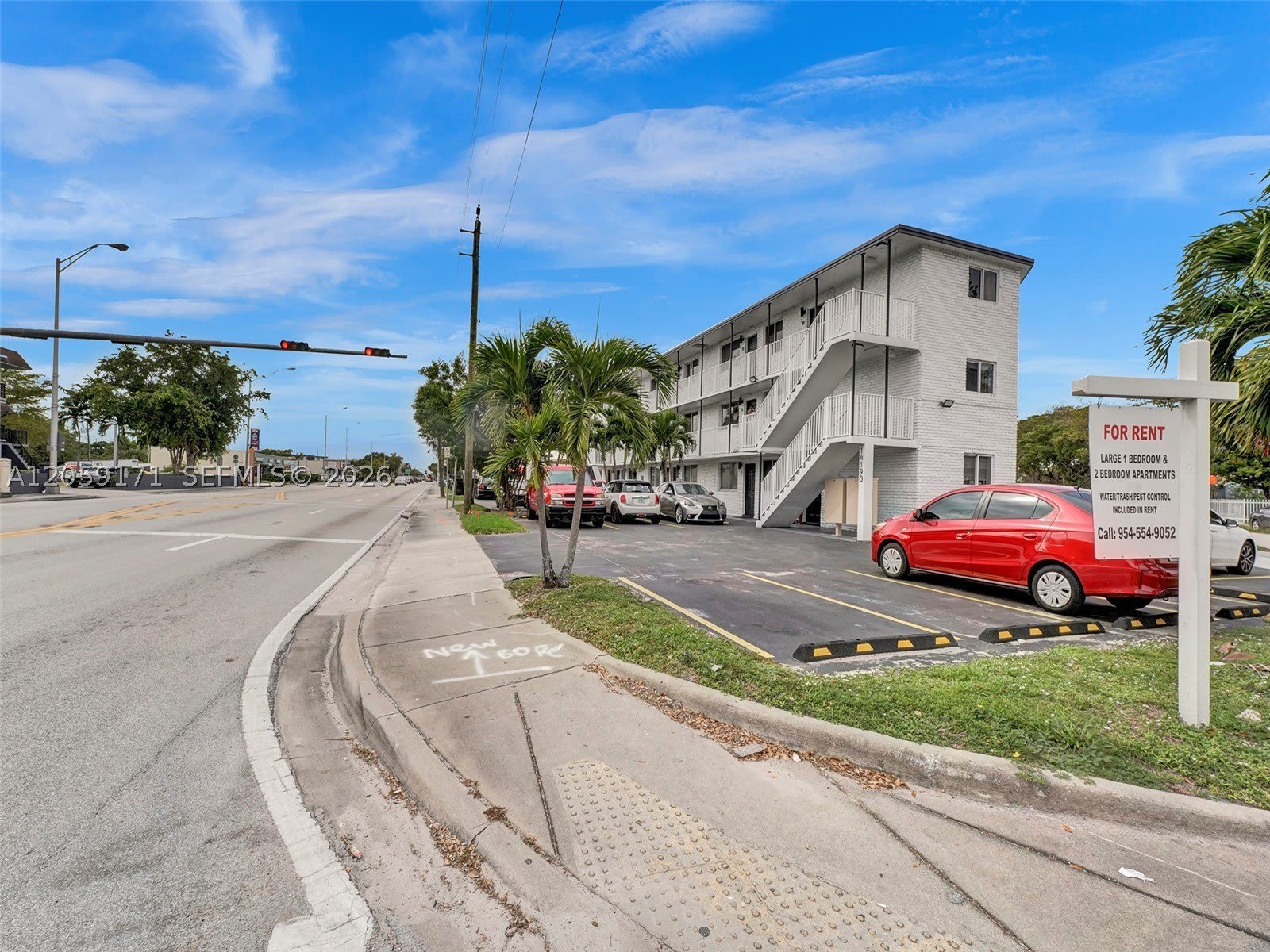 14190 W Dixie Hwy – photo 2