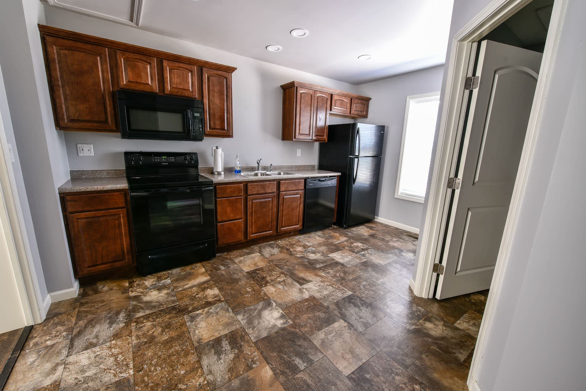 65 Ennis Drive Apt. 3 – photo 2