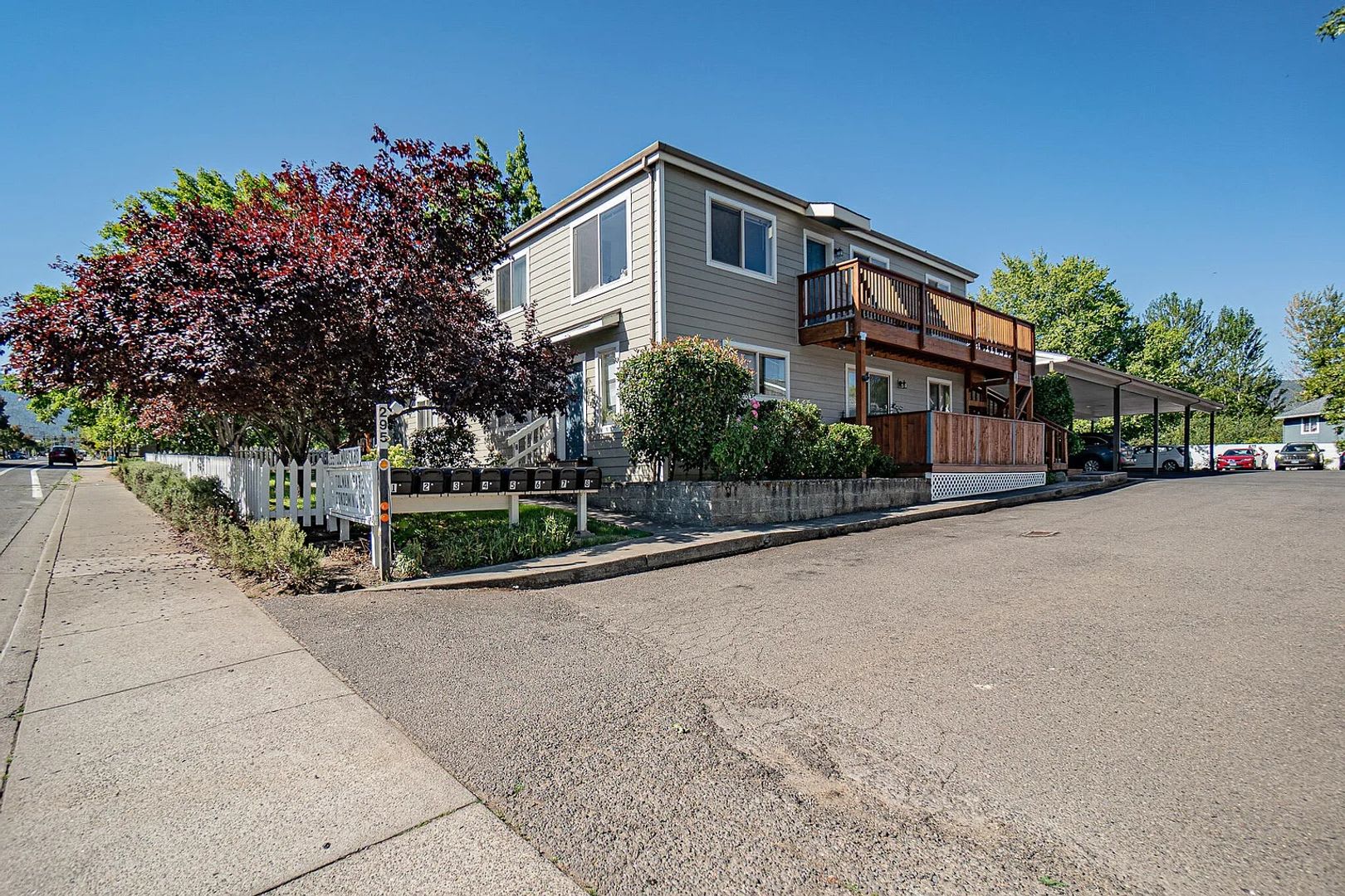 Two bedroom, Two bath Ground Floor Townhouse – photo 1