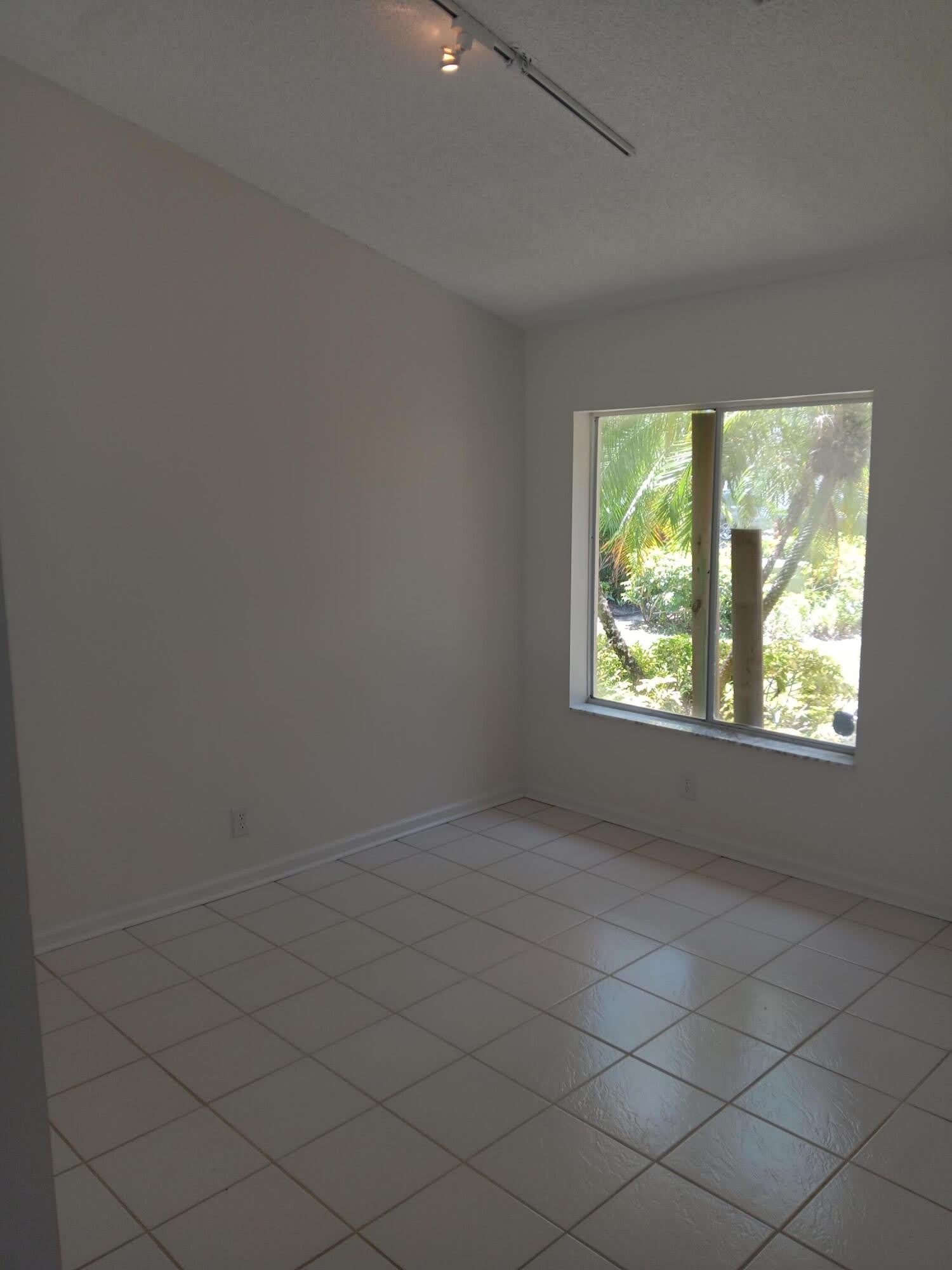 23157 Fountain View Drive – photo 3
