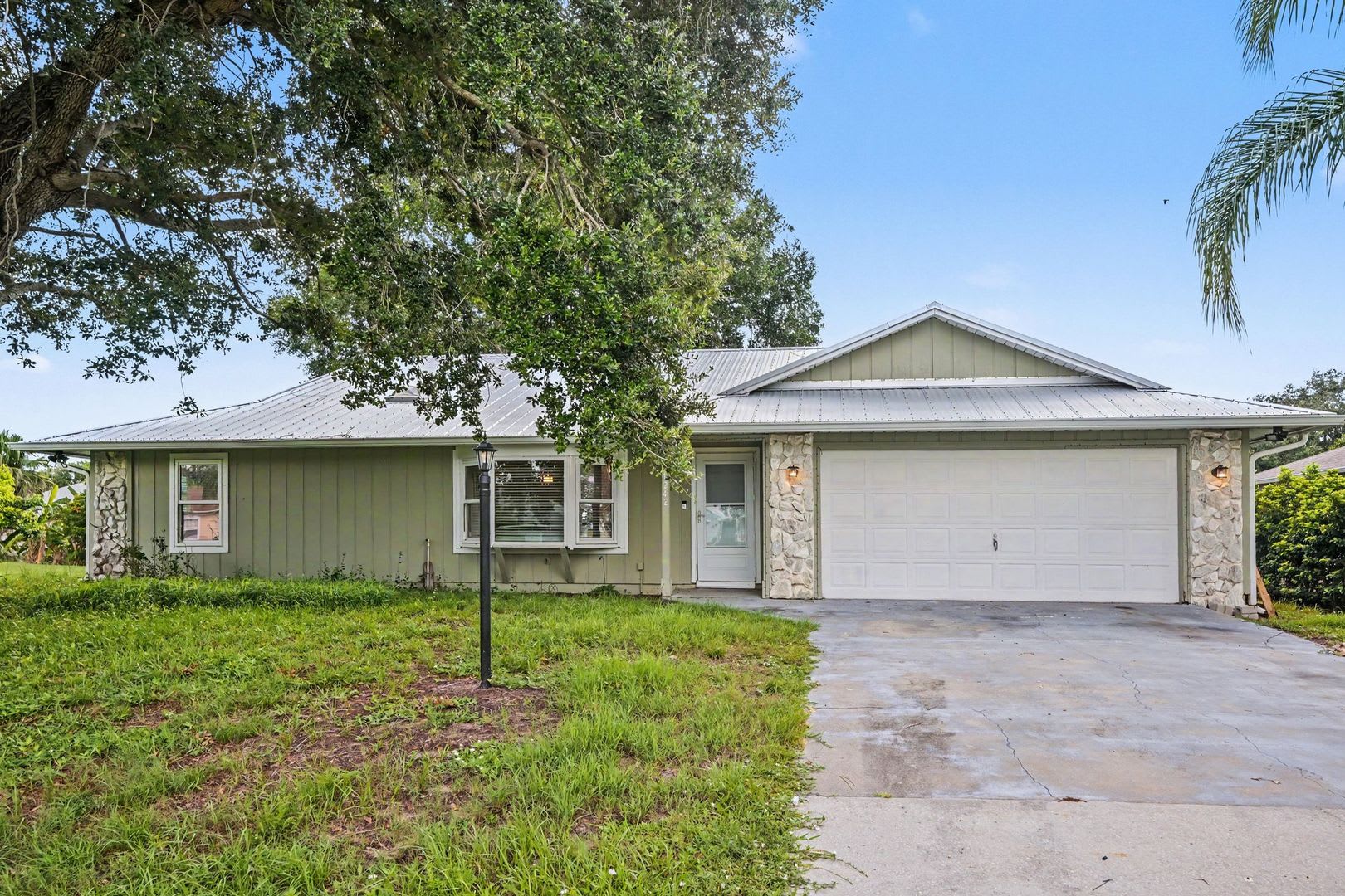 1242 Laconia Street – photo 1