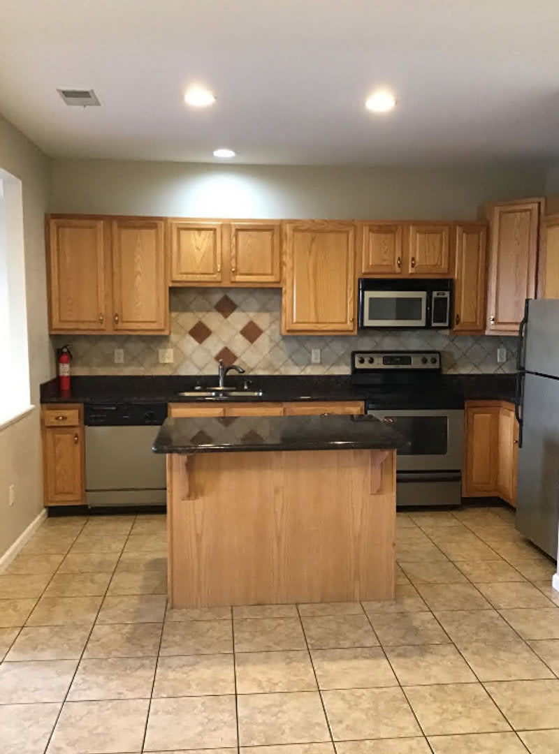 Spacious 3BR Townhome w/ Garage – photo 2