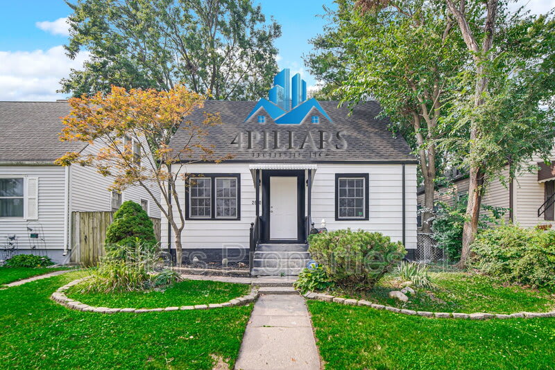 2640 162nd St – photo 2