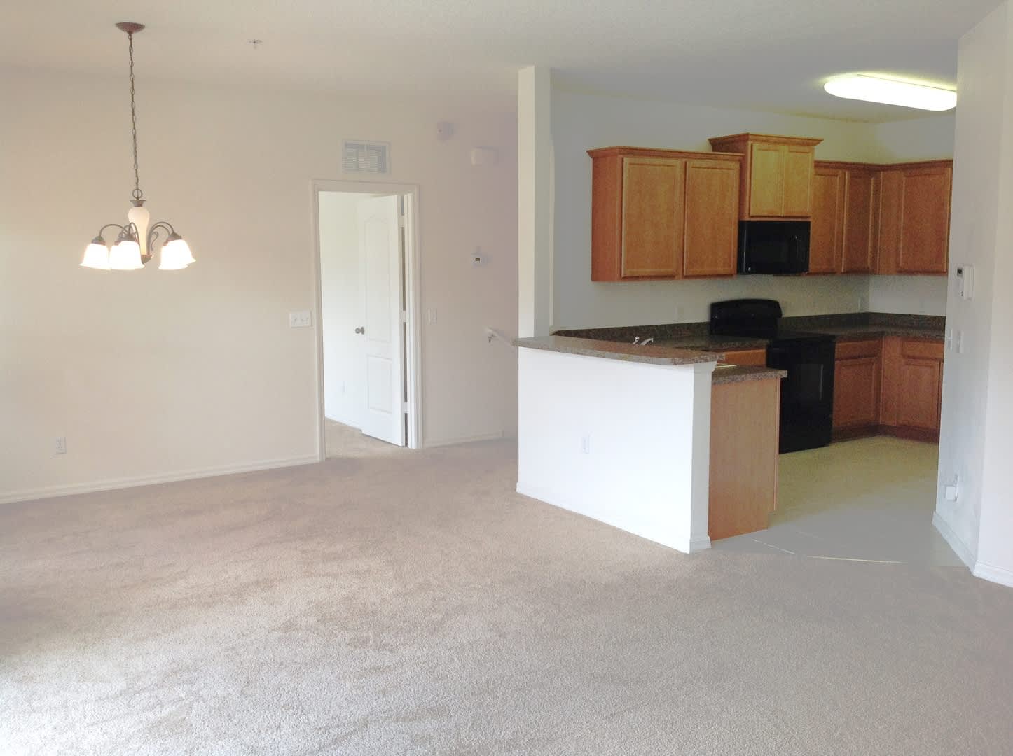 2 Bed /2 bath with Garage – photo 2
