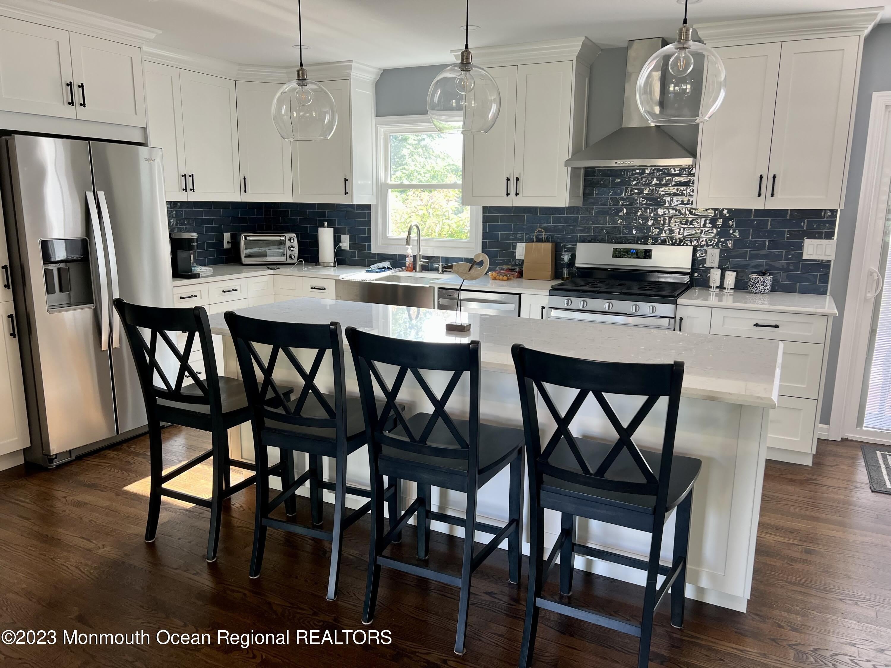 484 Branchport Avenue – photo 2