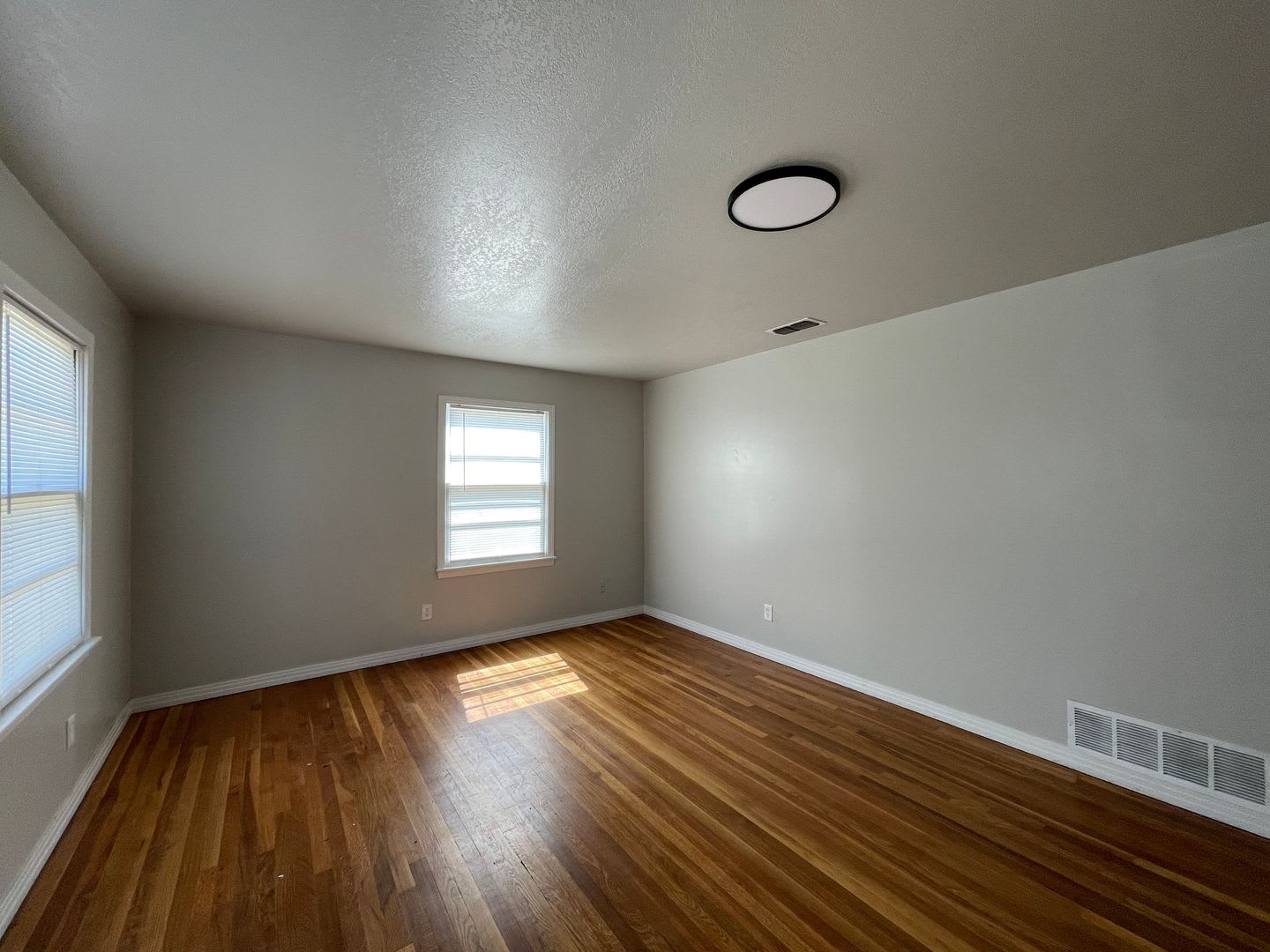 Charming 3-Bedroom, 1.5-Bath Single-Family Home for Rent in Snyder, TX! – photo 4