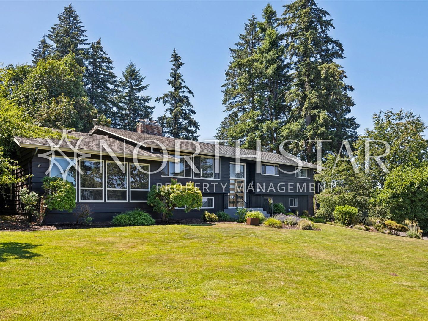 Elevated Northwest Living with Panoramic Views – photo 2