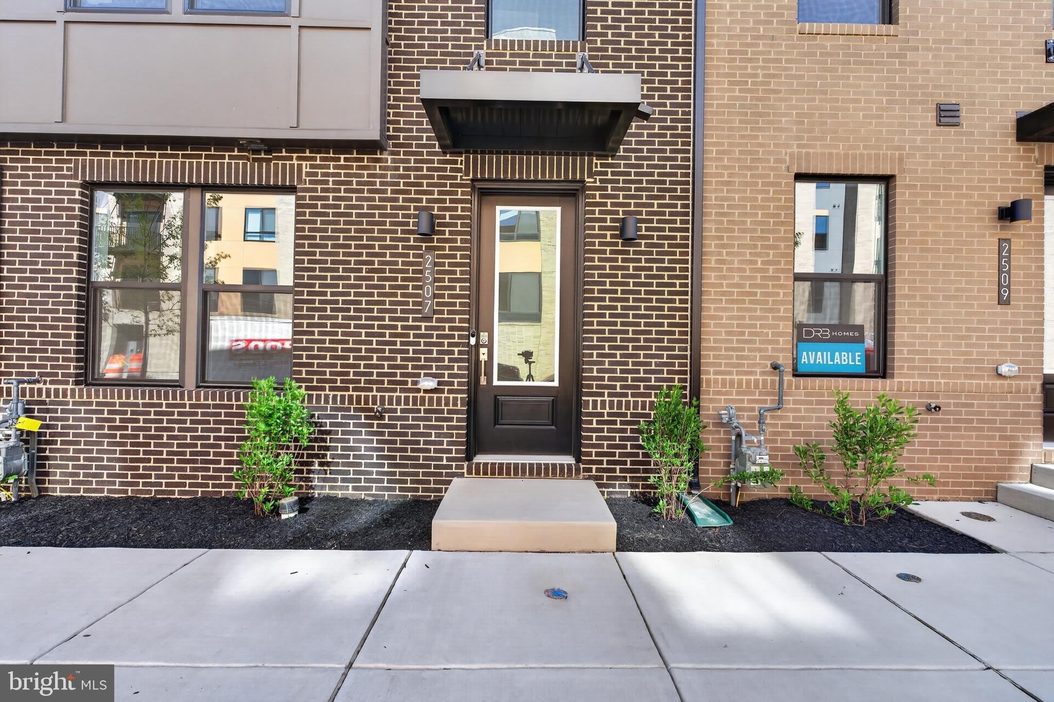 2507 LIGHT Street – photo 1