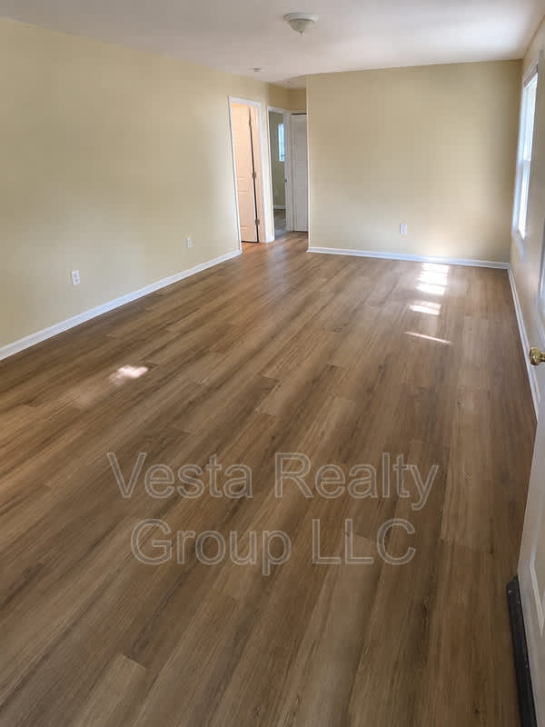 93 Forest Rd – photo 5