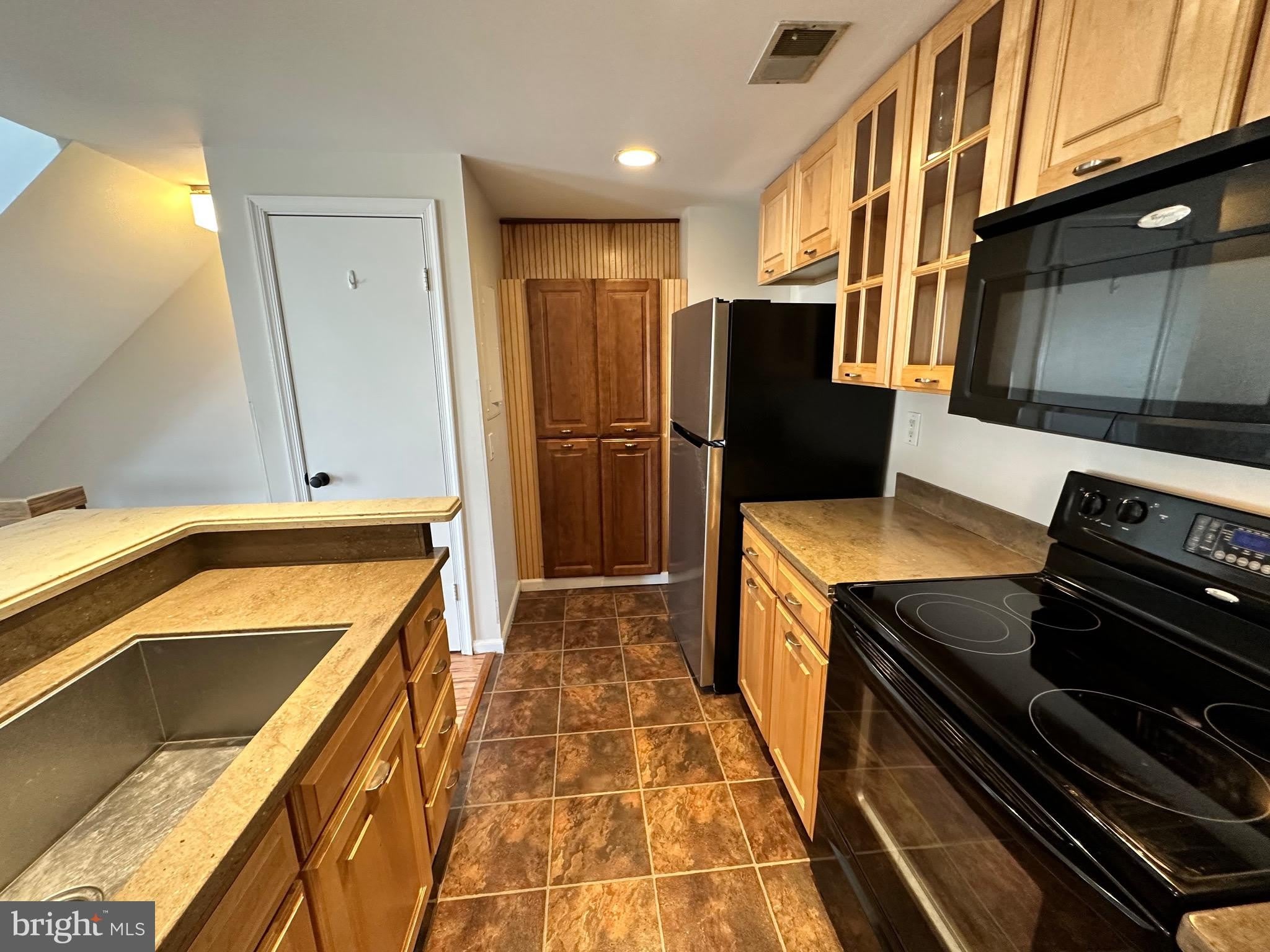 4311 PEMBROOK VILLAGE Drive – photo 4