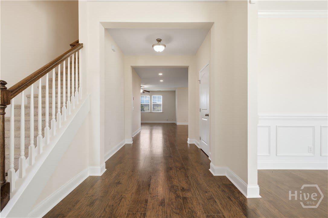 105 Grimsby Road – photo 4