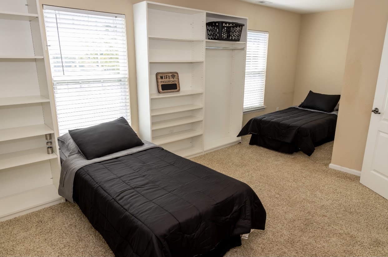 505 Waterside Drive – photo 2