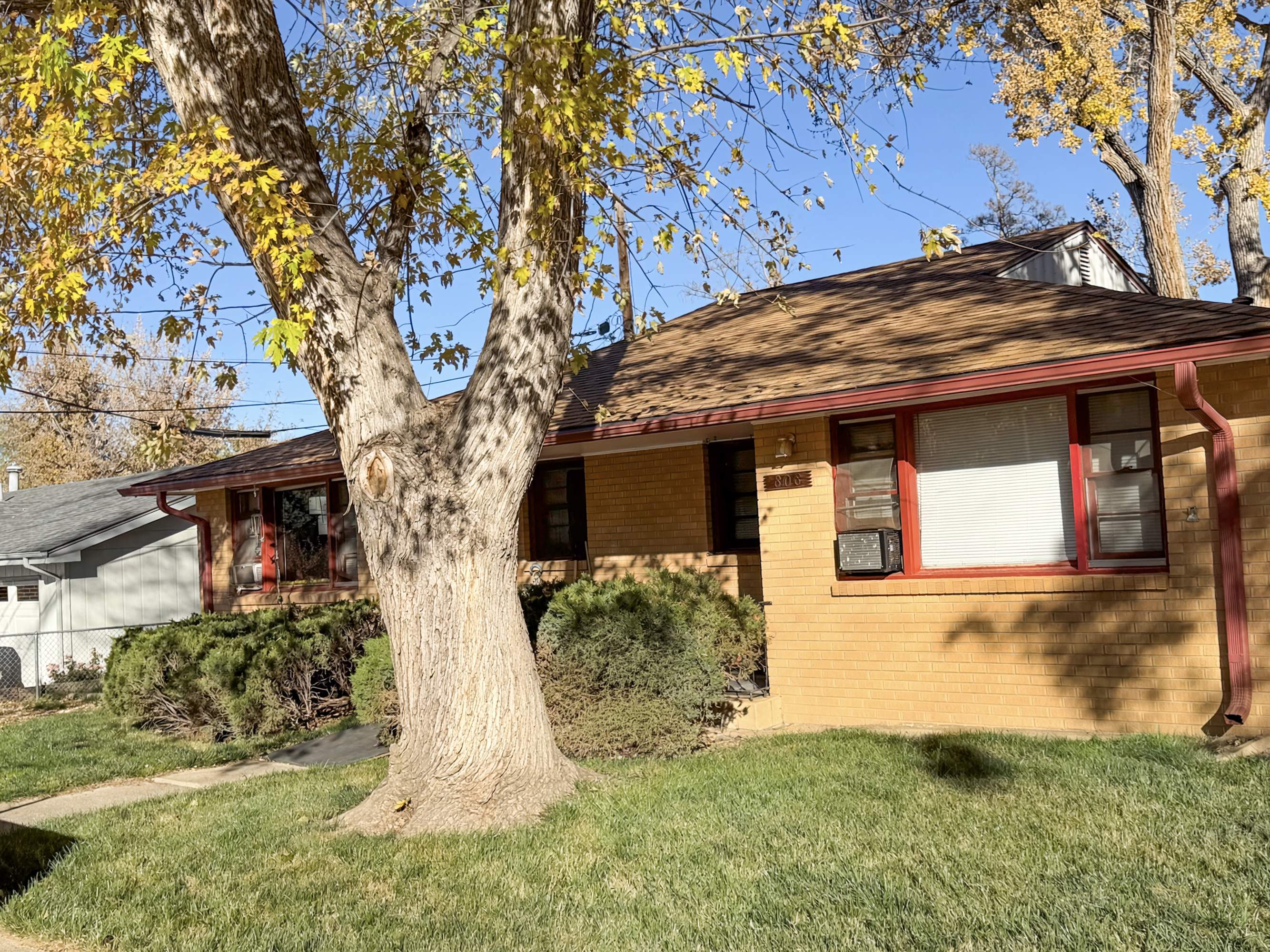 808 Apple Court – photo 2
