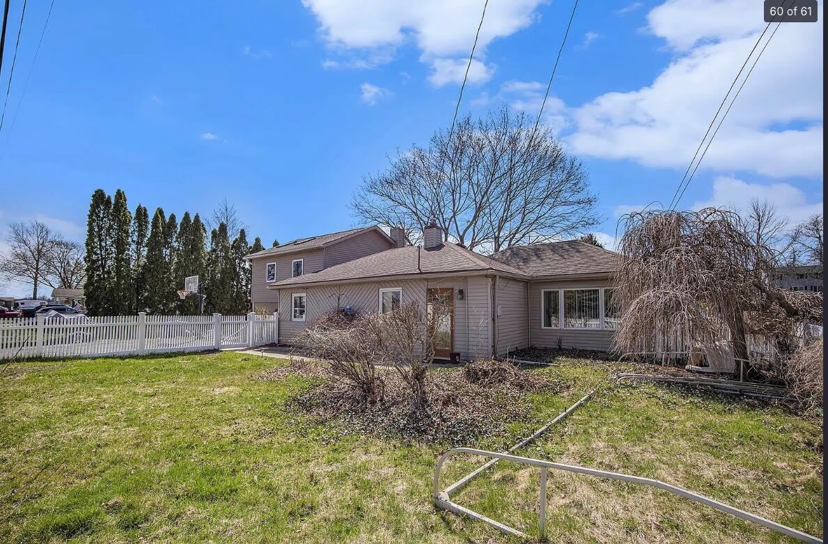 10401 Degrand Street – photo 2