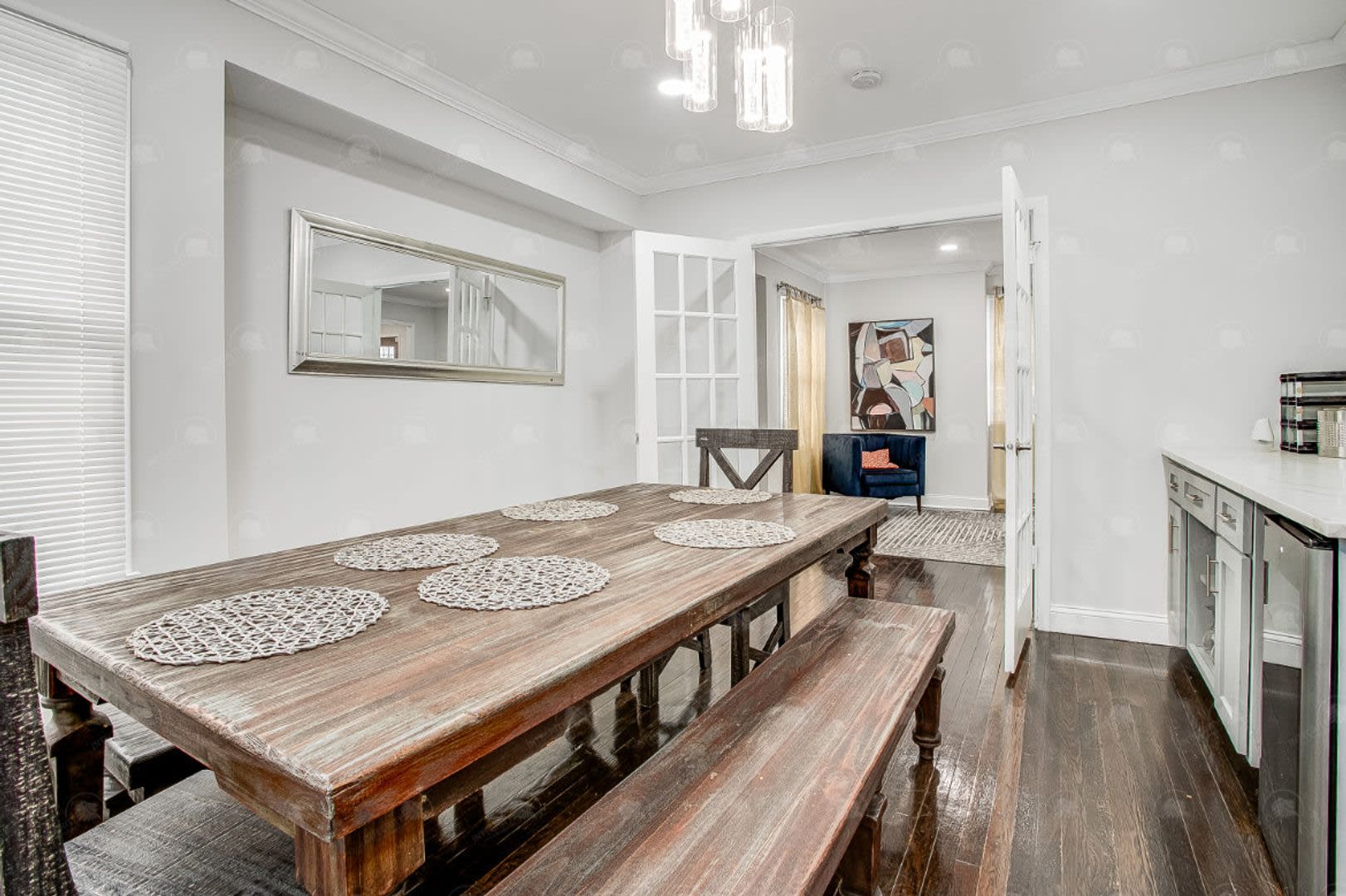 LEASING SPECIAL!!!!! 3-bedroom 3-bathroom w/a loft in historic Pendleton Heights! – photo 3