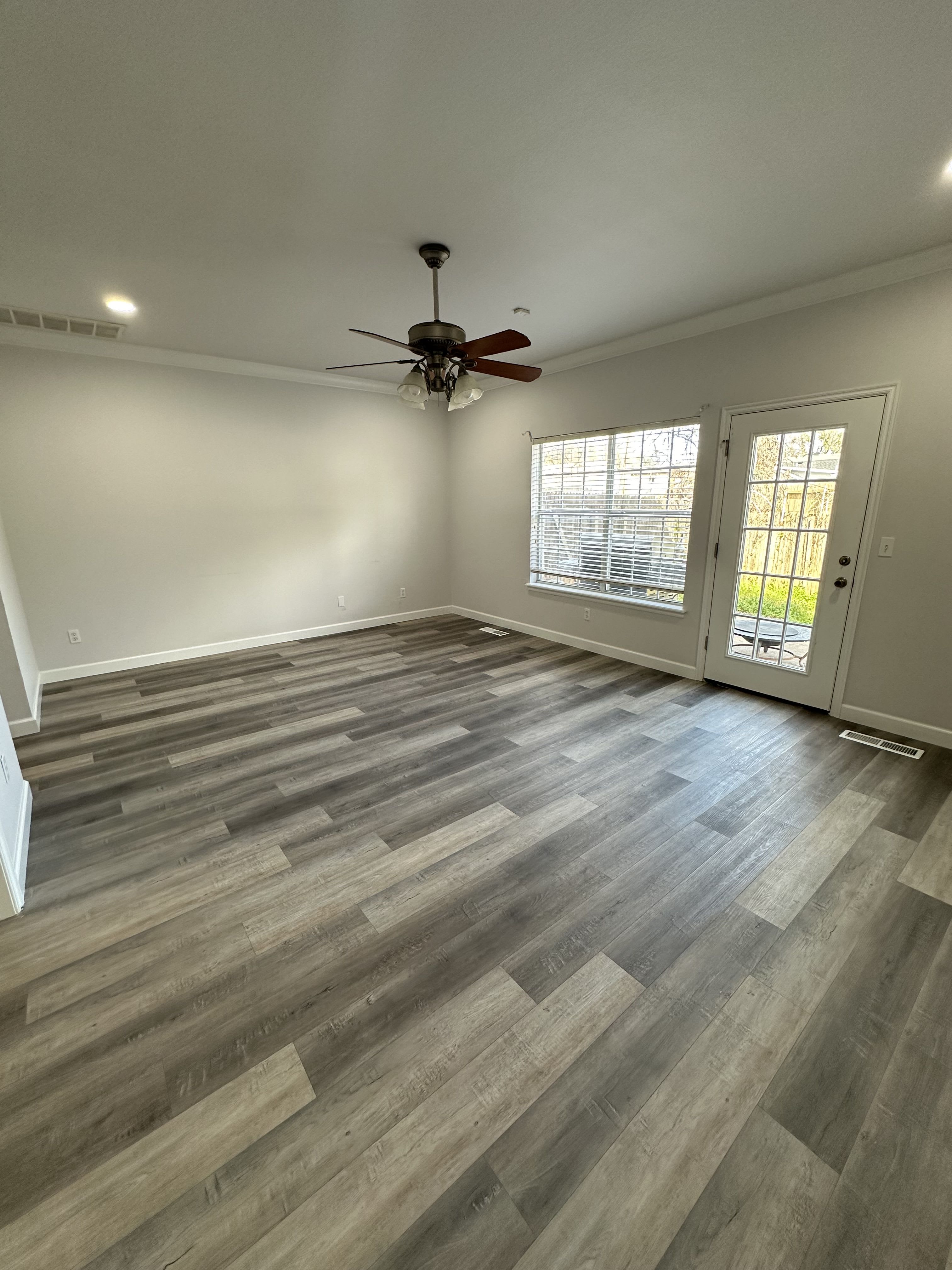 3731 Riverside Dr – photo 5