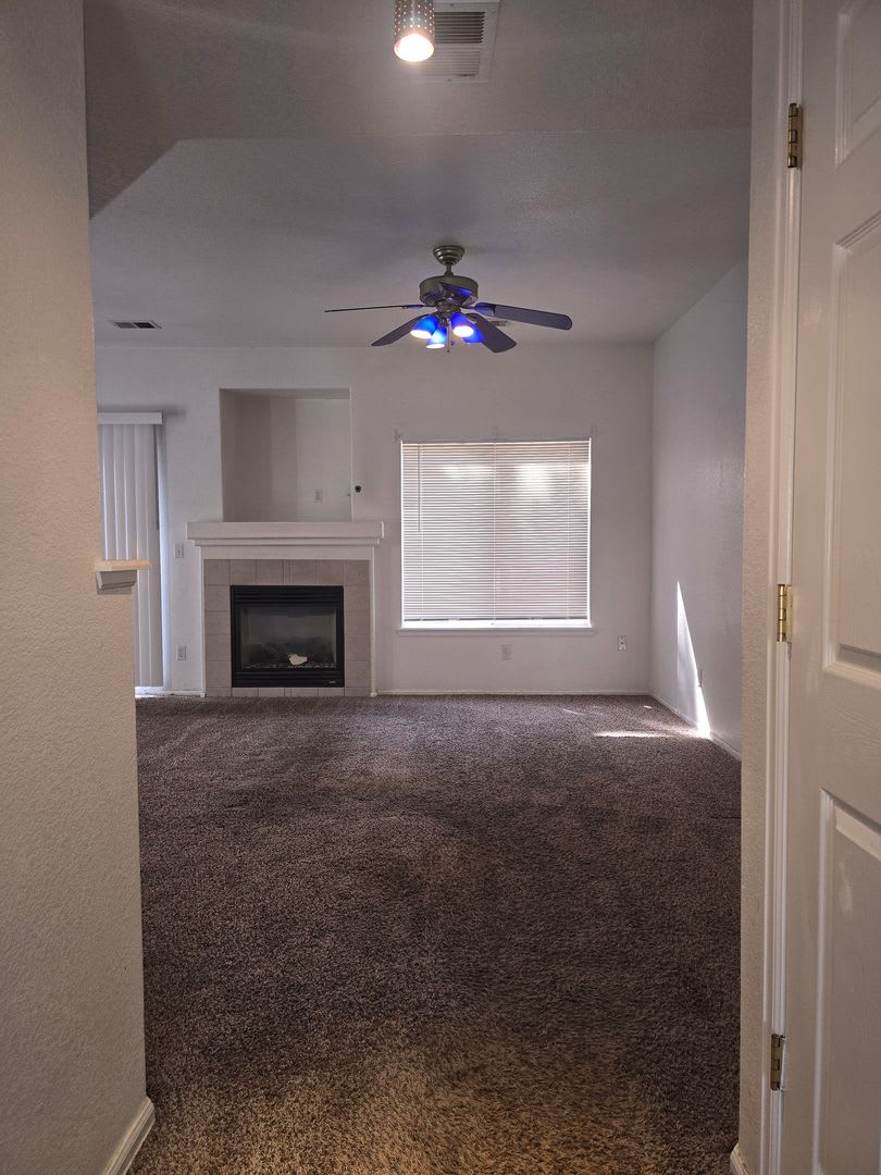 2 Bedroom 2 5 Bath Townhome In Thornton – photo 2