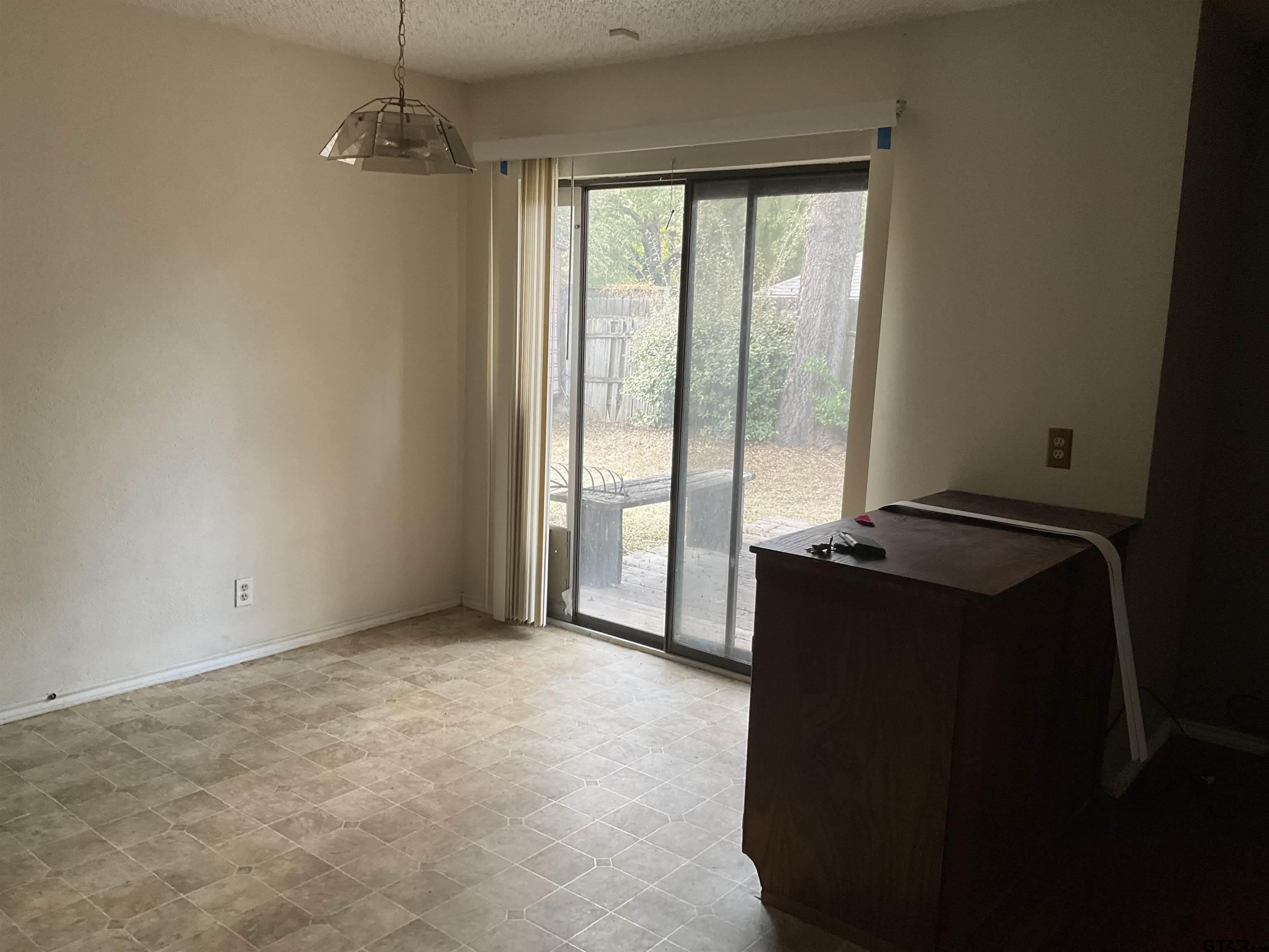 8307 Garrett – photo 4