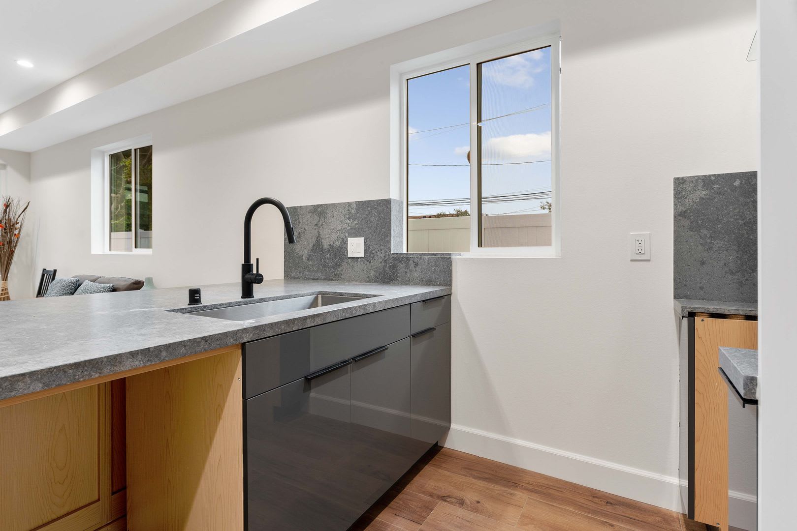 4559 W 18th St – photo 2