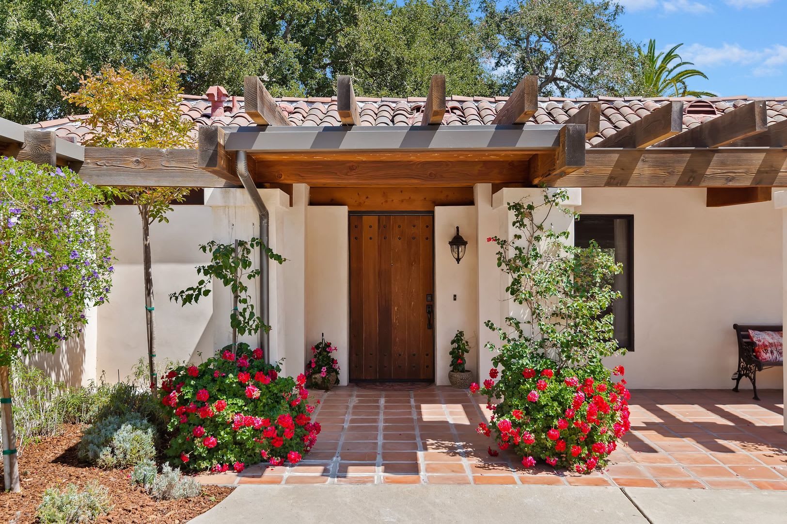 Fully Furnished Hope Ranch Retreat with Golf Course Views & Private Casita – photo 4